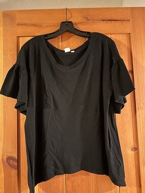 GAP Black Short Ruffle Sleeve Tee-XL washed not dried